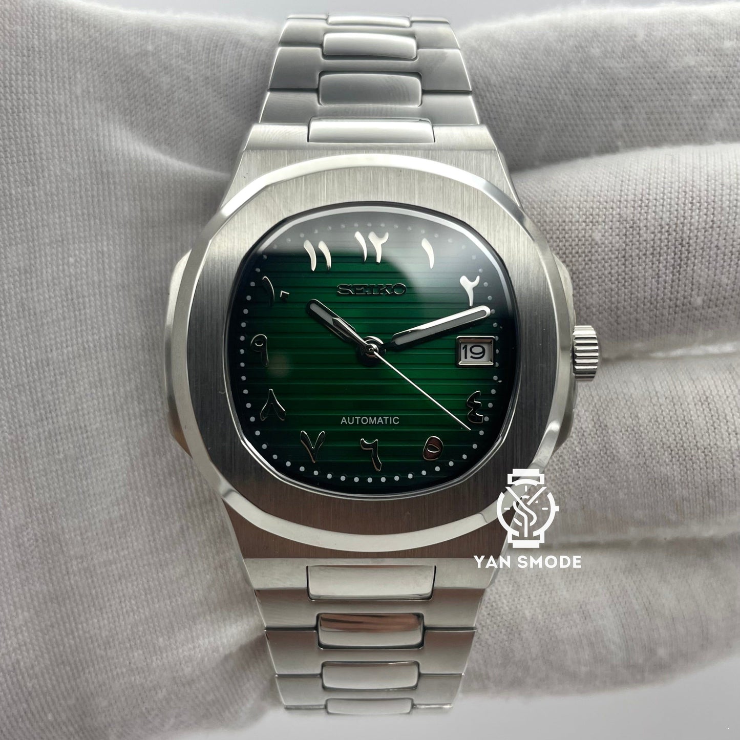 Nautilus Black Open