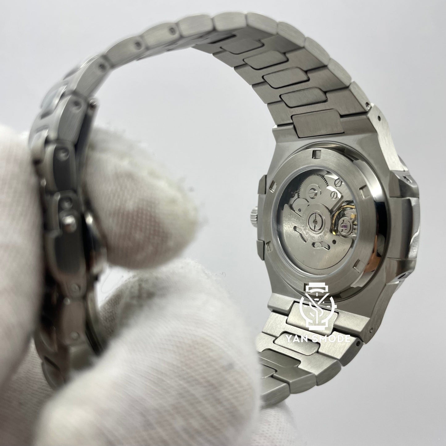 Nautilus Black Open
