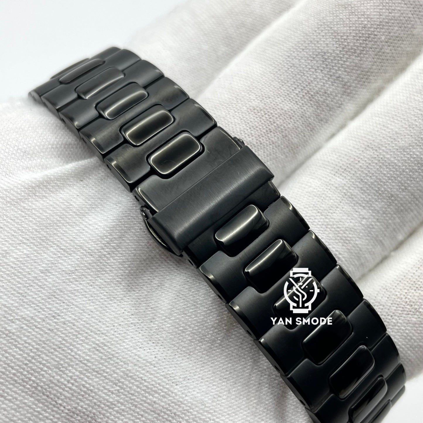 Nautilus Fully Black Open