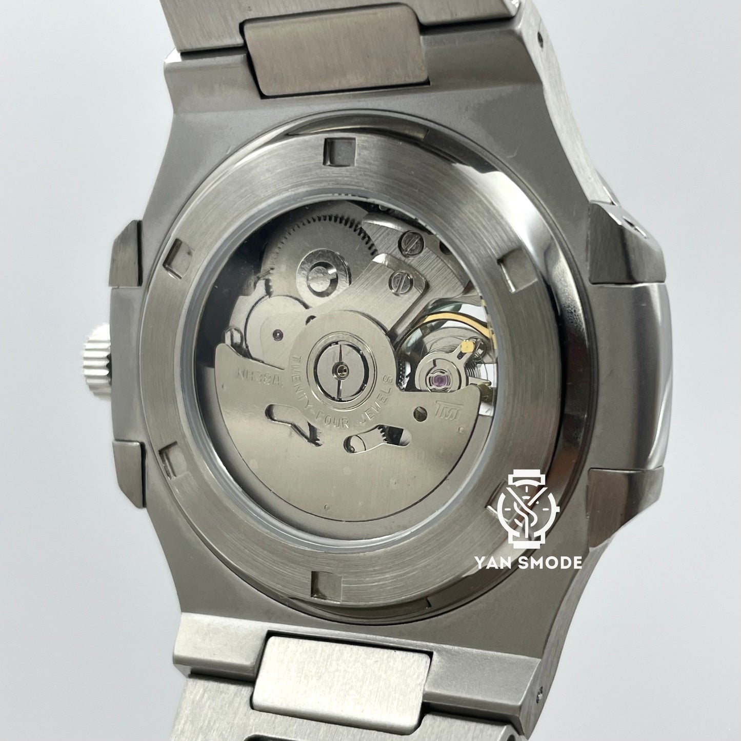 Nautilus Black Open