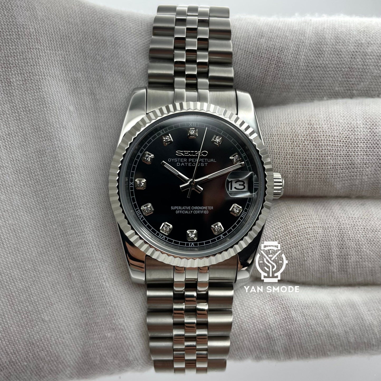 Date Just Grey Diamond Decorated