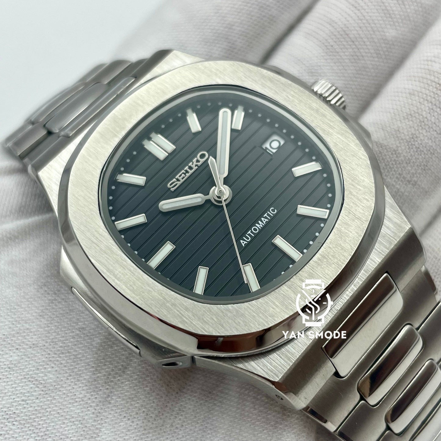 Nautilus Black