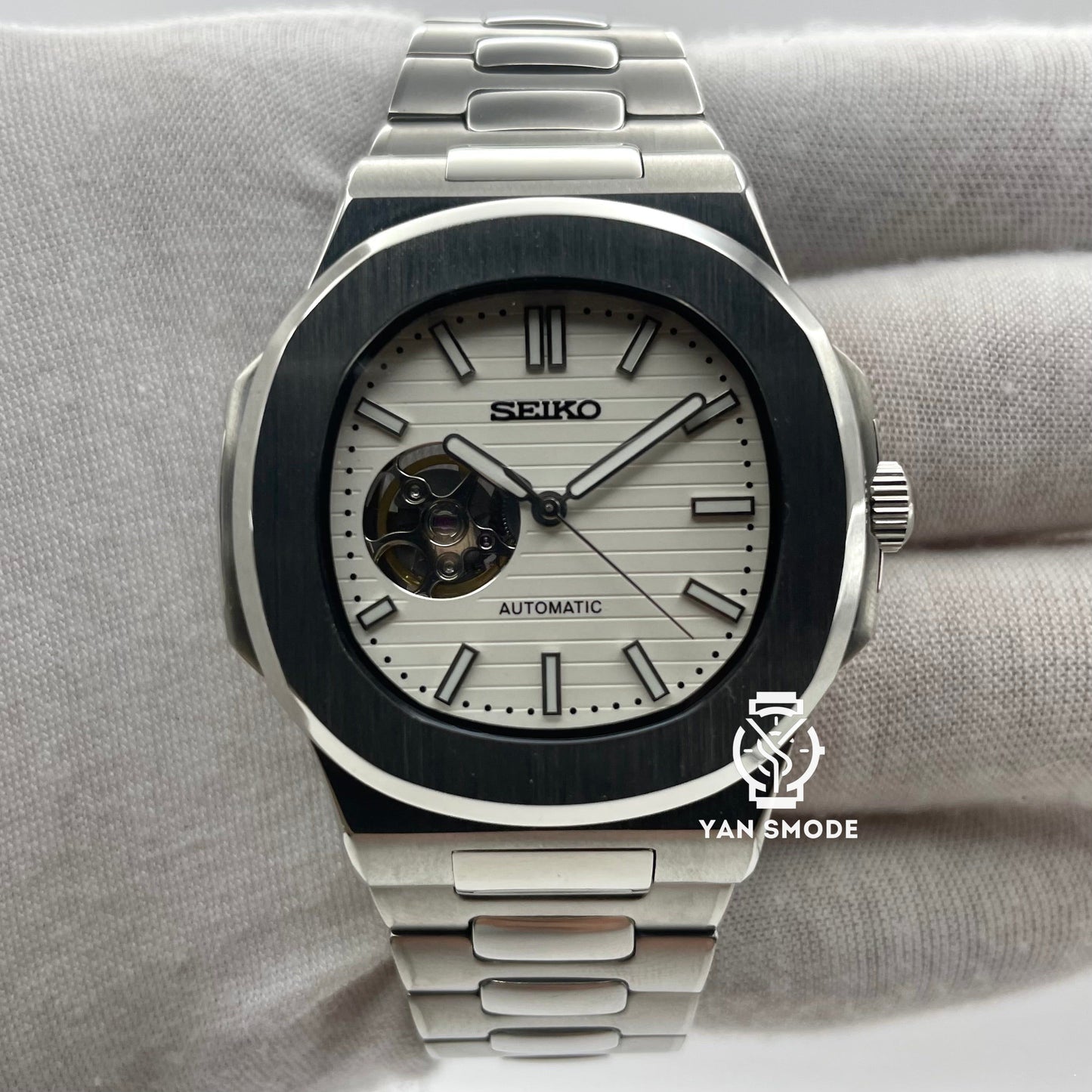 Nautilus Black Open