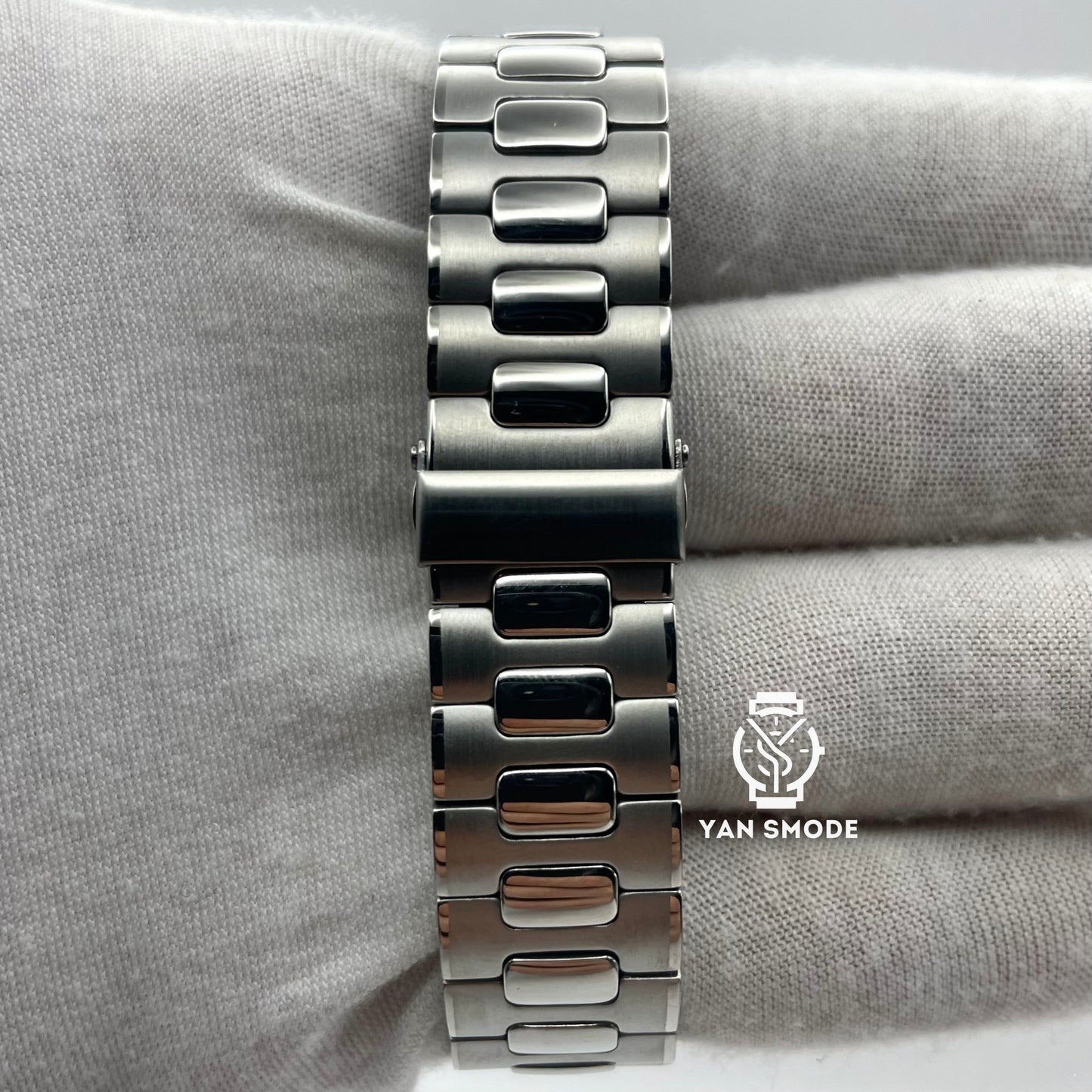 Nautilus Black