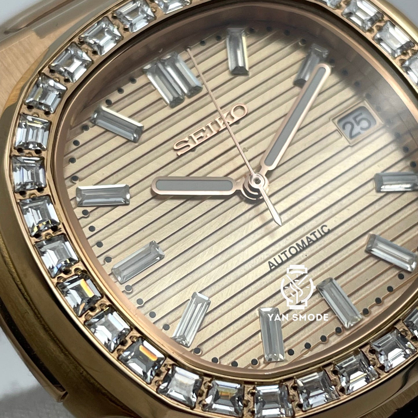 Nautilus Caramel Diamond Decorated