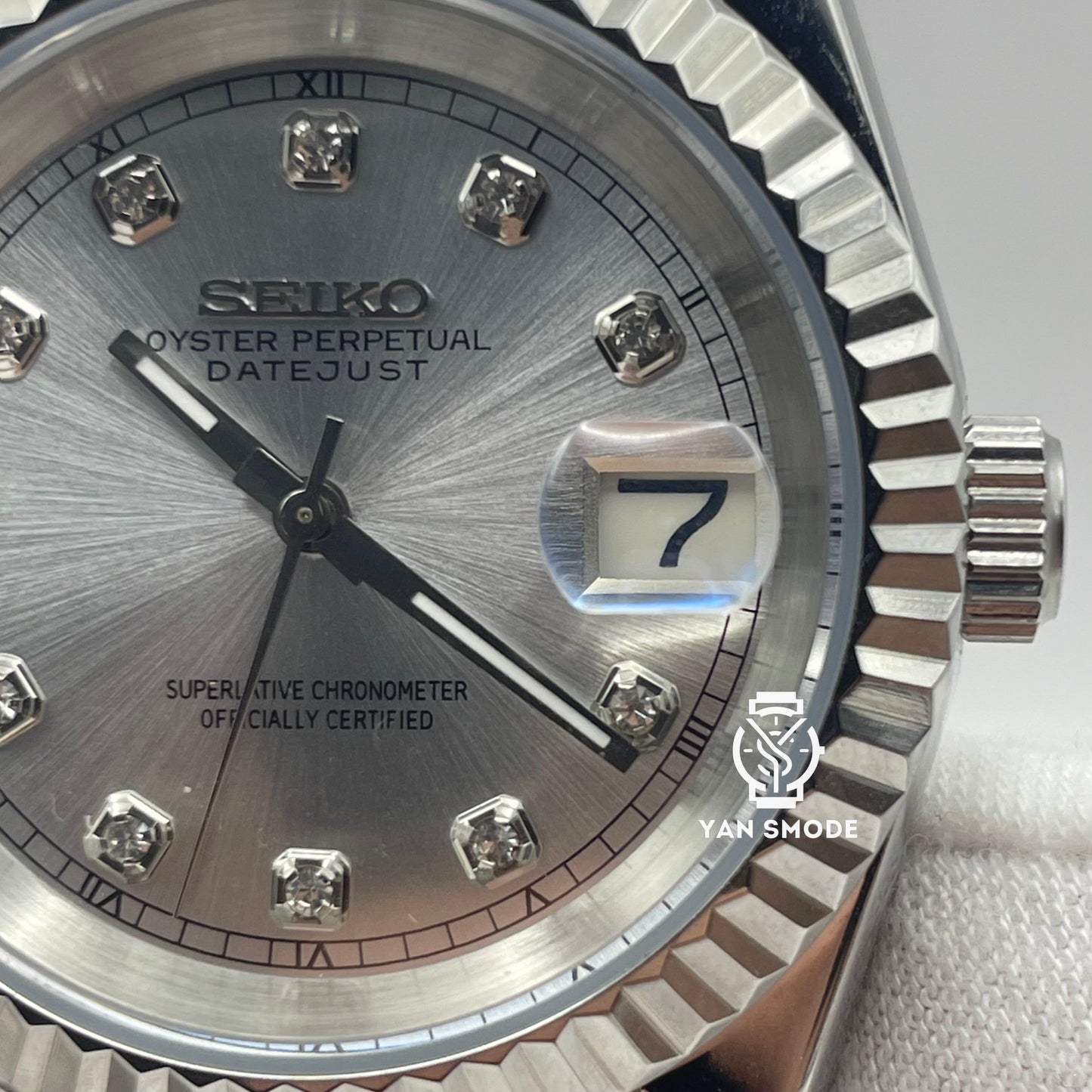 Date Just Grey Diamond Decorated