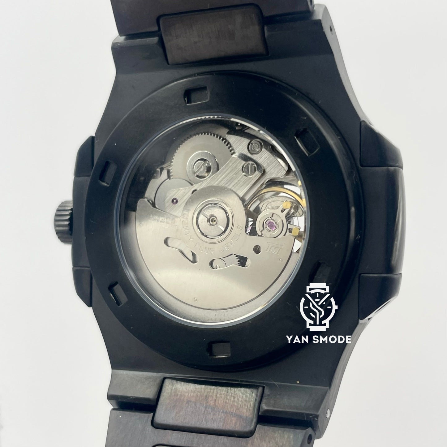 Nautilus Fully Black Open