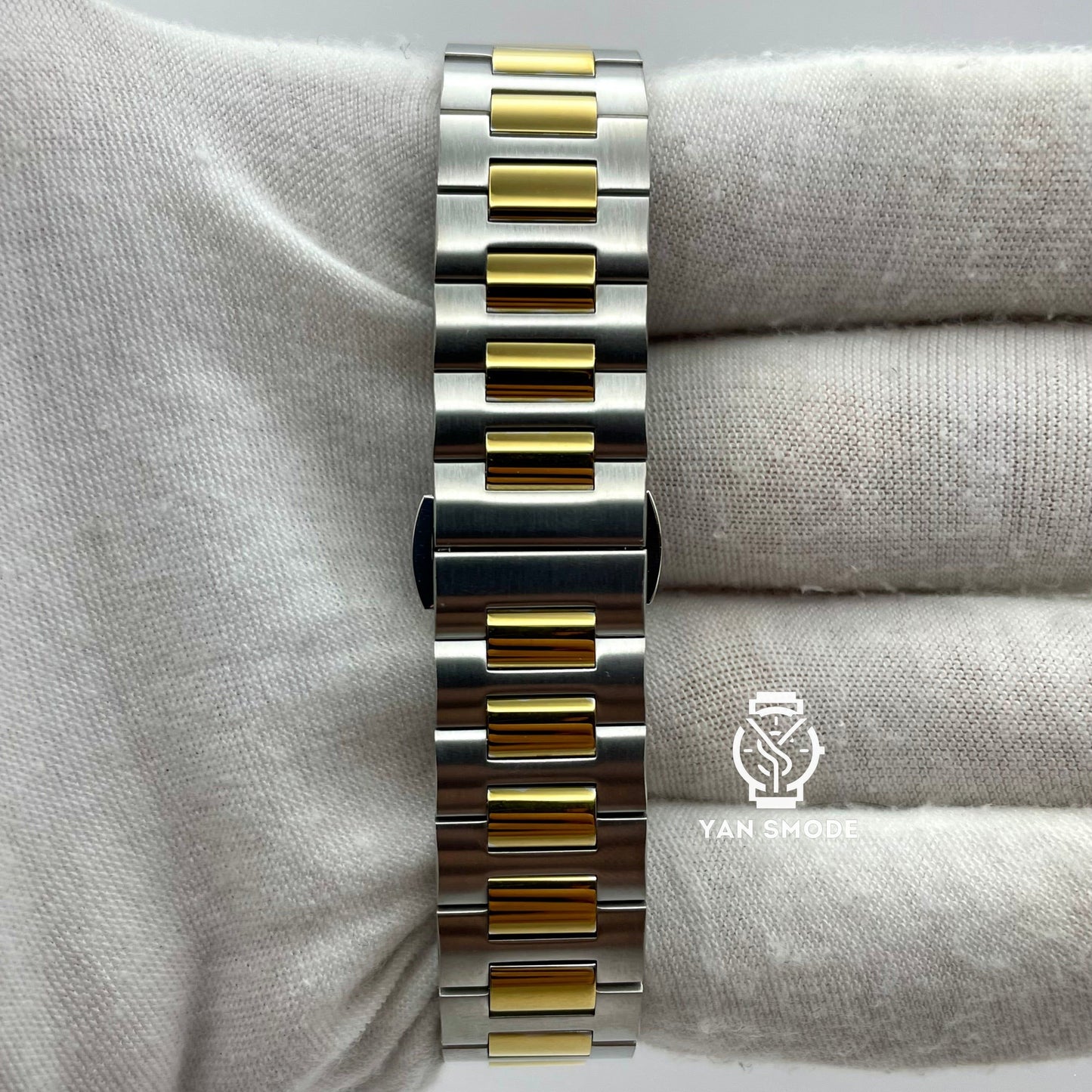 Nautilus Or Jaune Arabic Dial Jaune
