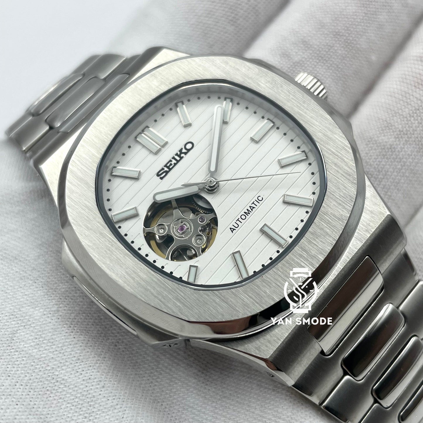 Nautilus Black Open