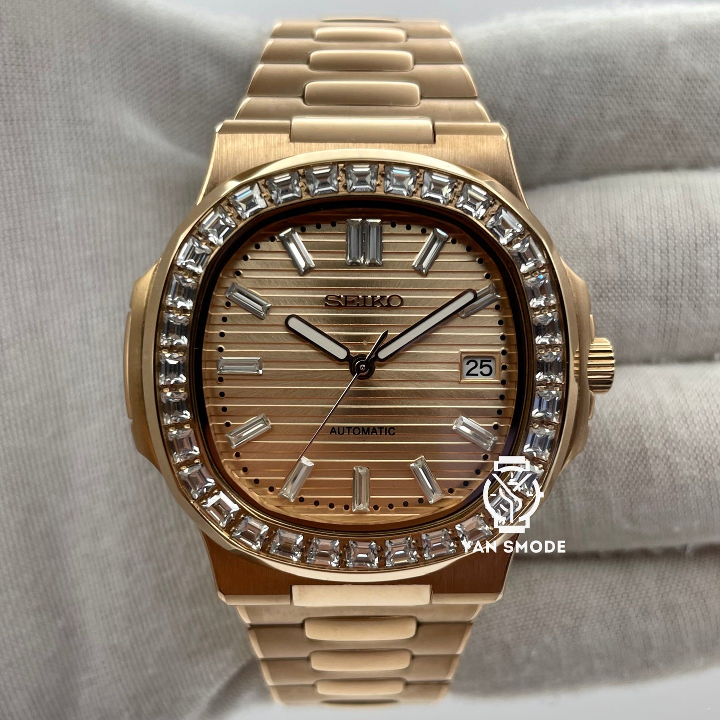 Nautilus Caramel Diamond Decorated