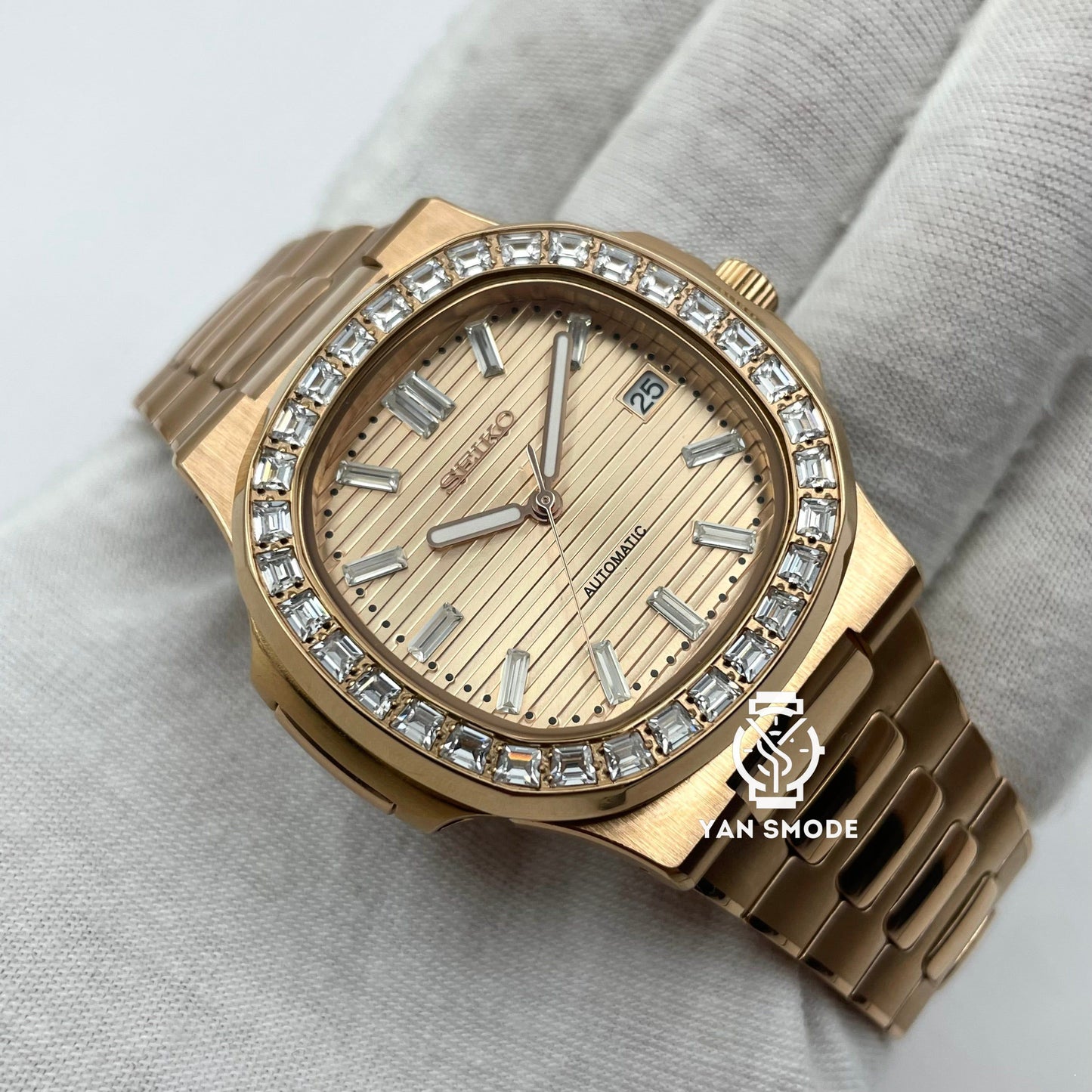Nautilus Caramel Diamond Decorated
