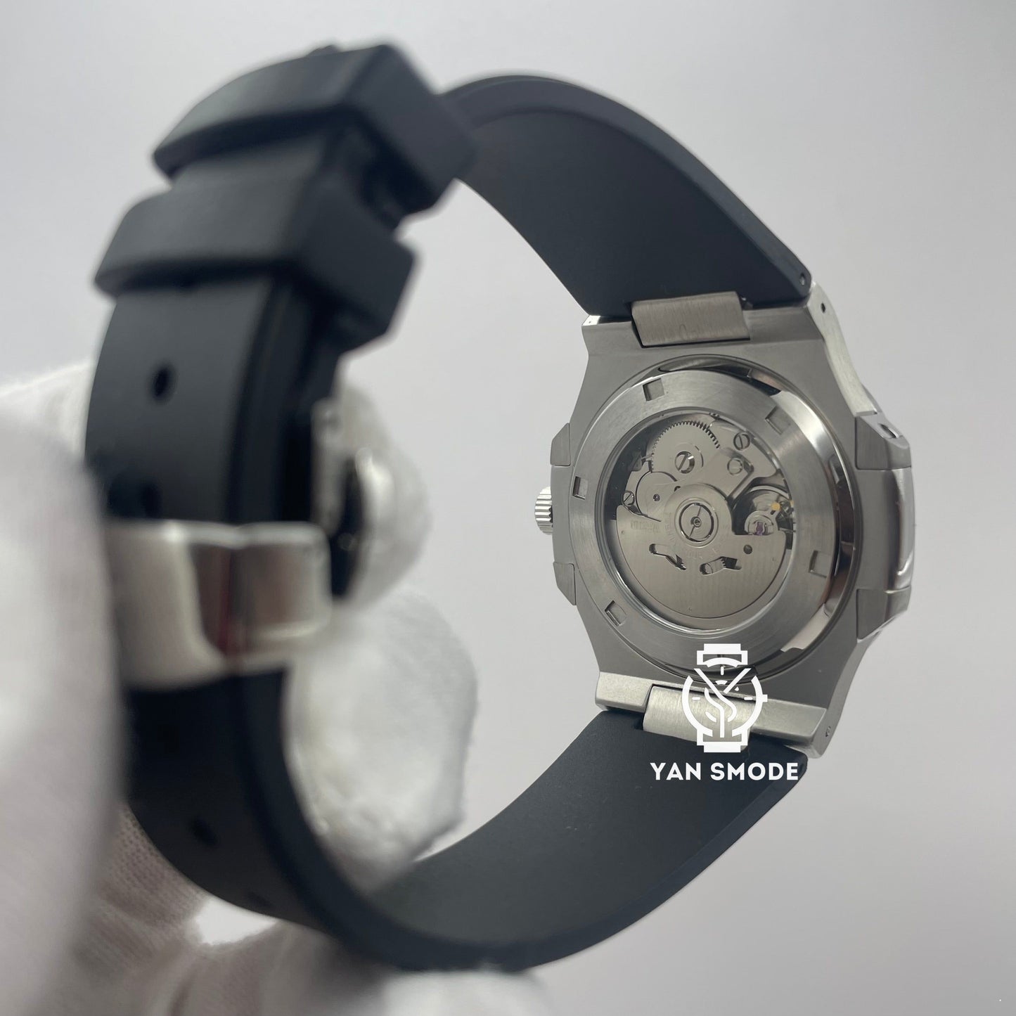 Nautilus Grey