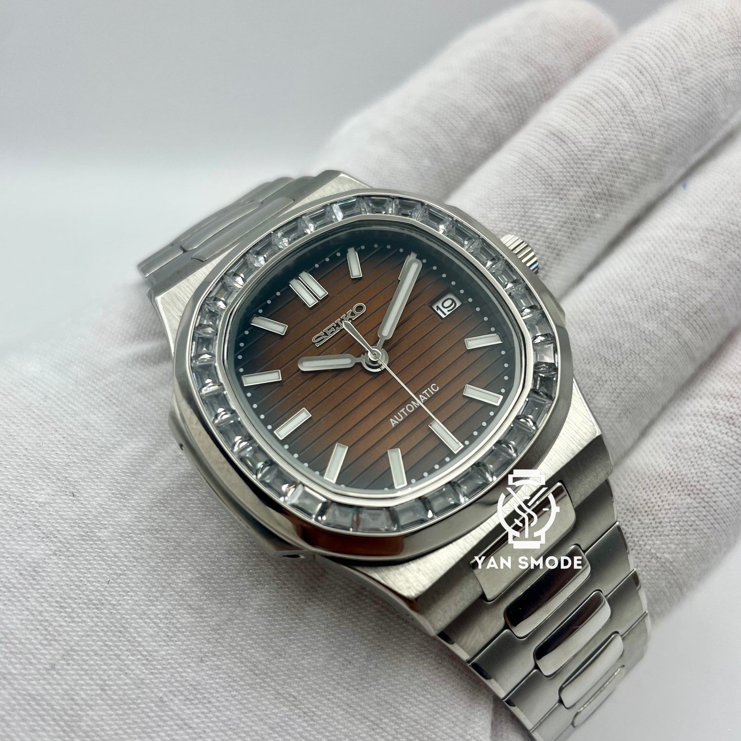 Nautilus Caramel Diamond Decorated