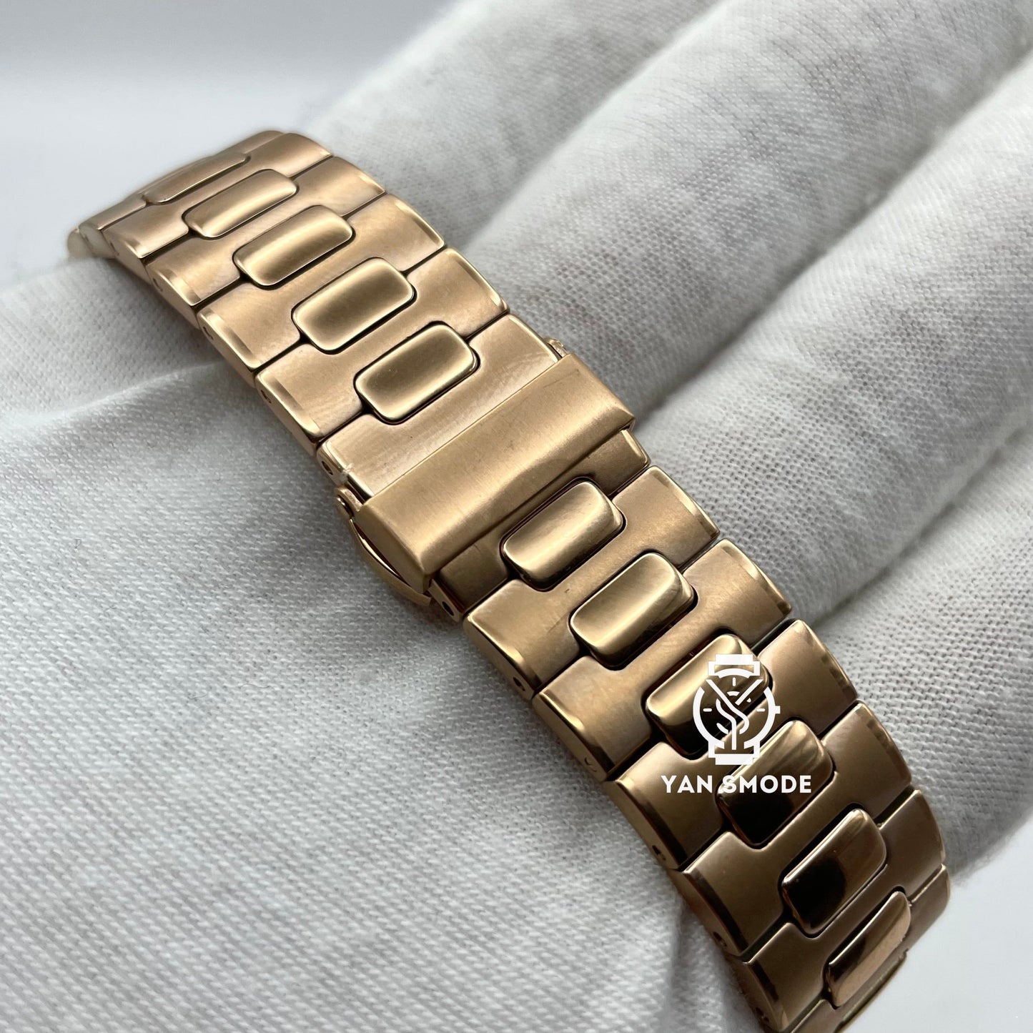 Nautilus Caramel Diamond Decorated