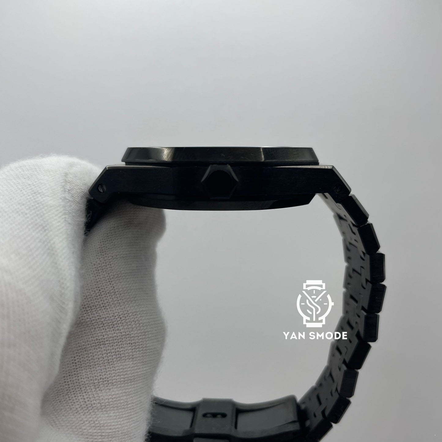 Royal Oak Black Skeleton Gold