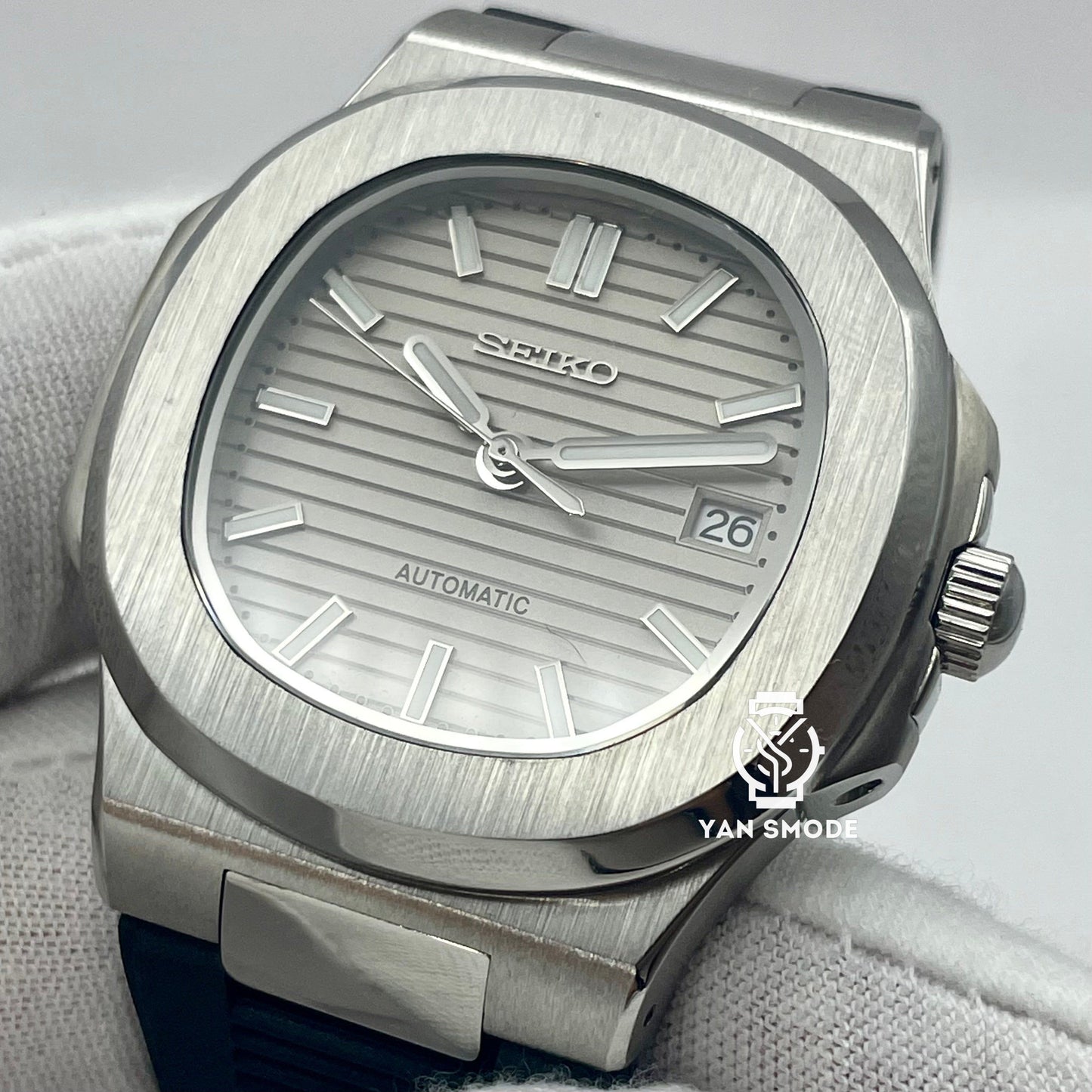 Nautilus Grey