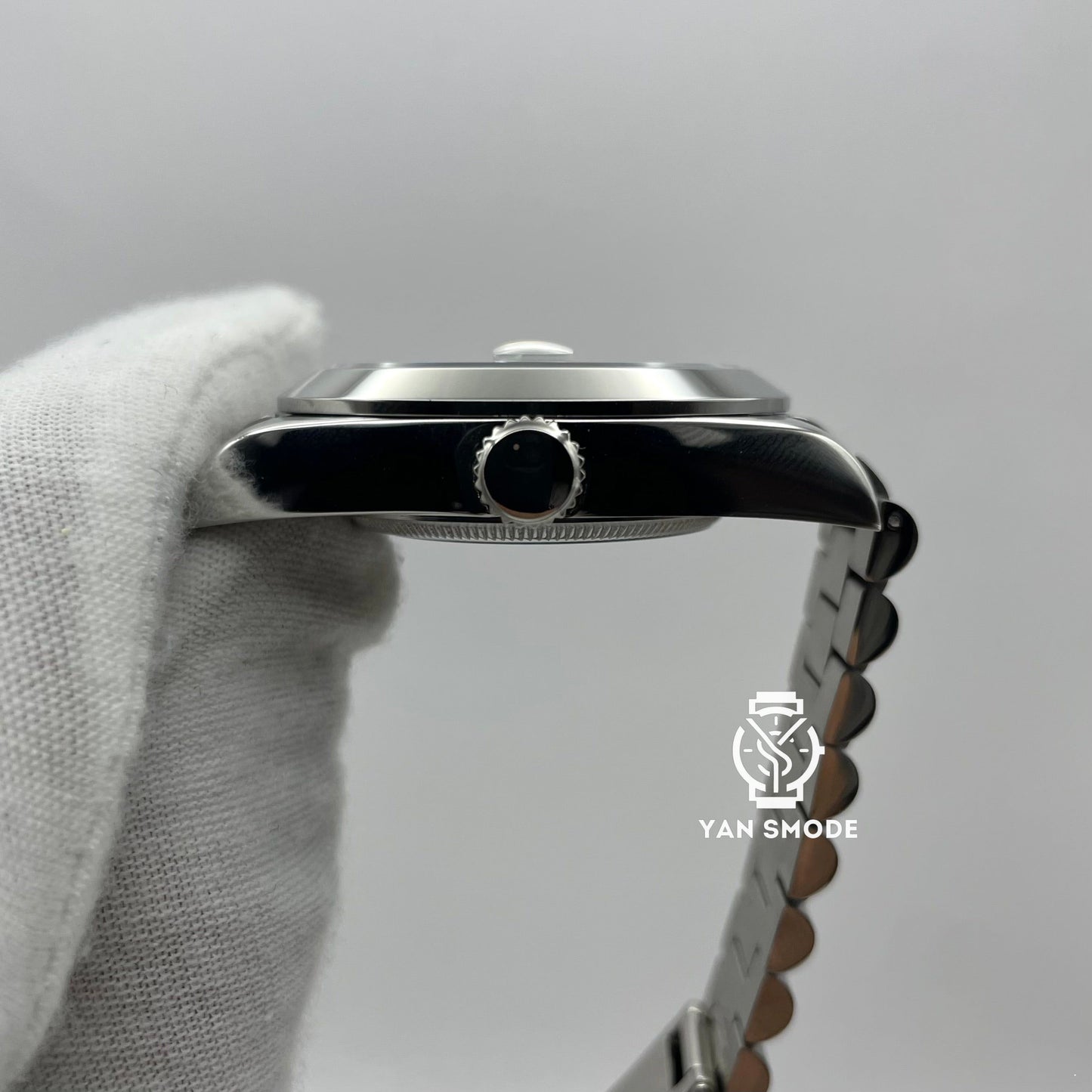 Date Just Grey