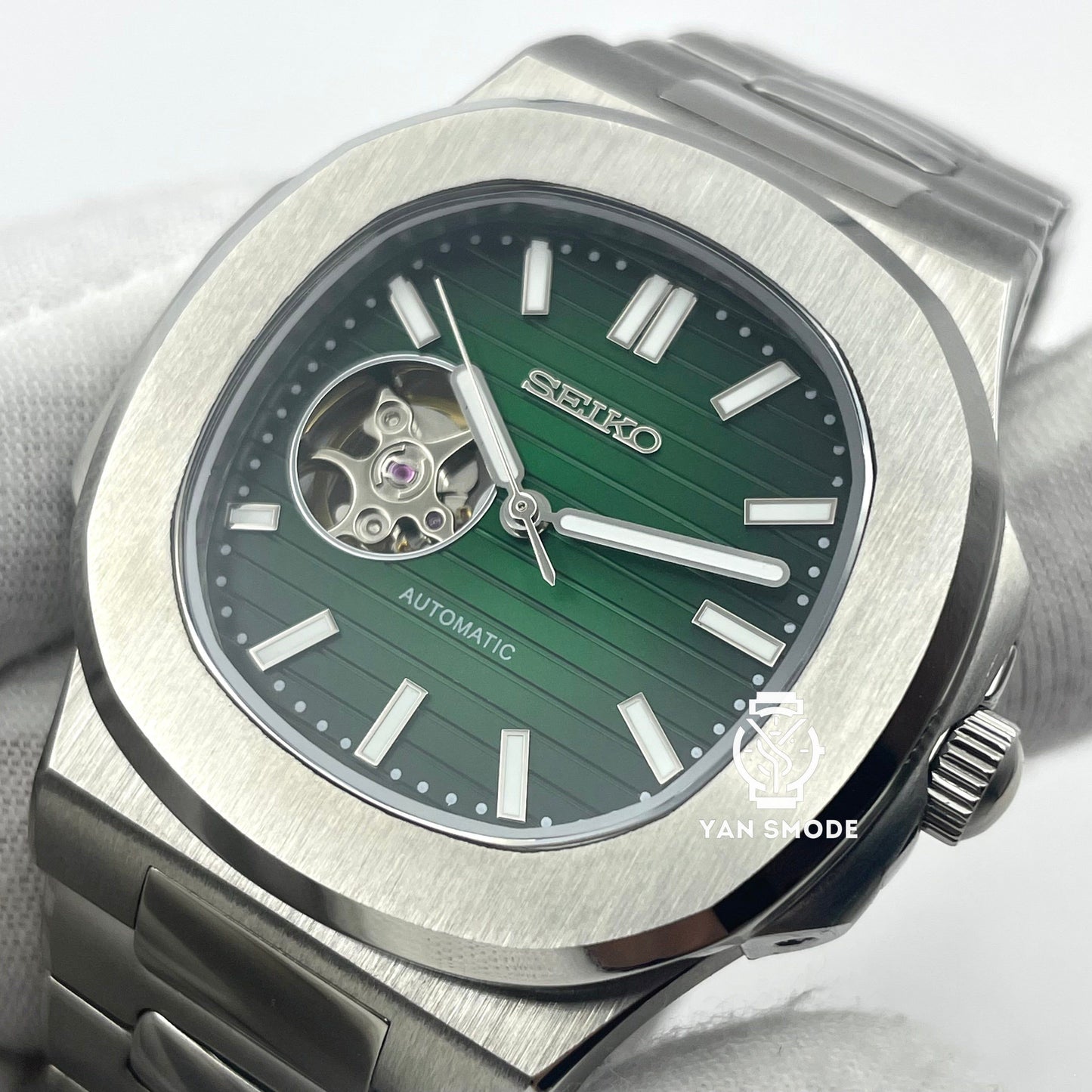 Nautilus Black Open