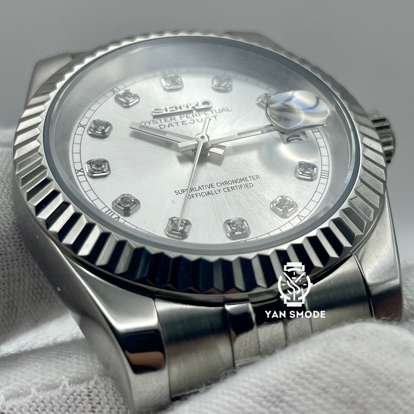 Date Just Grey Diamond Decorated