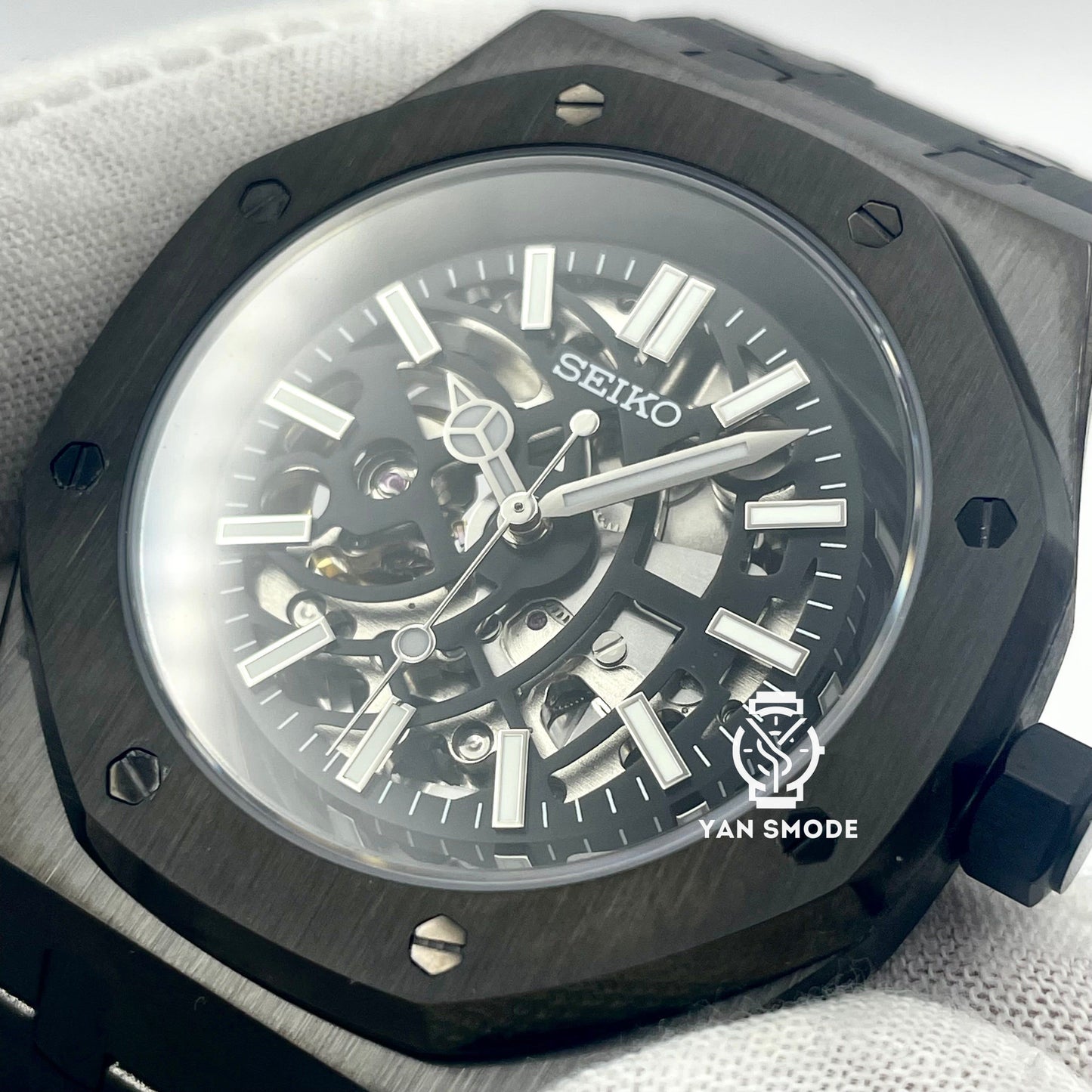 Royal Oak Black Skeleton Black