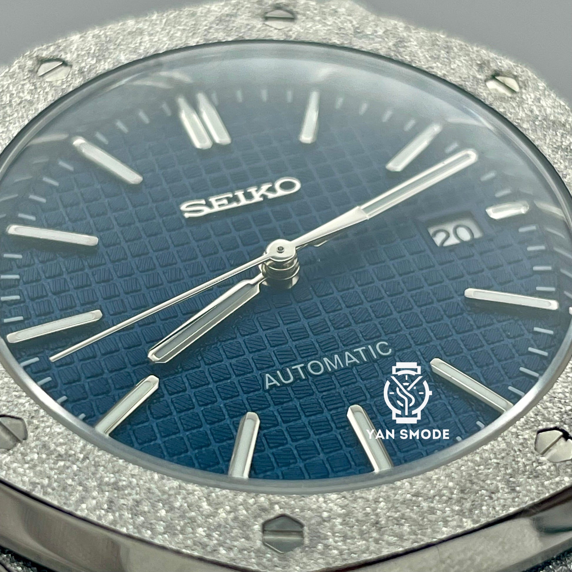 SekioMod Royal Oak Brillante Bleu Foncé - Yan Smode