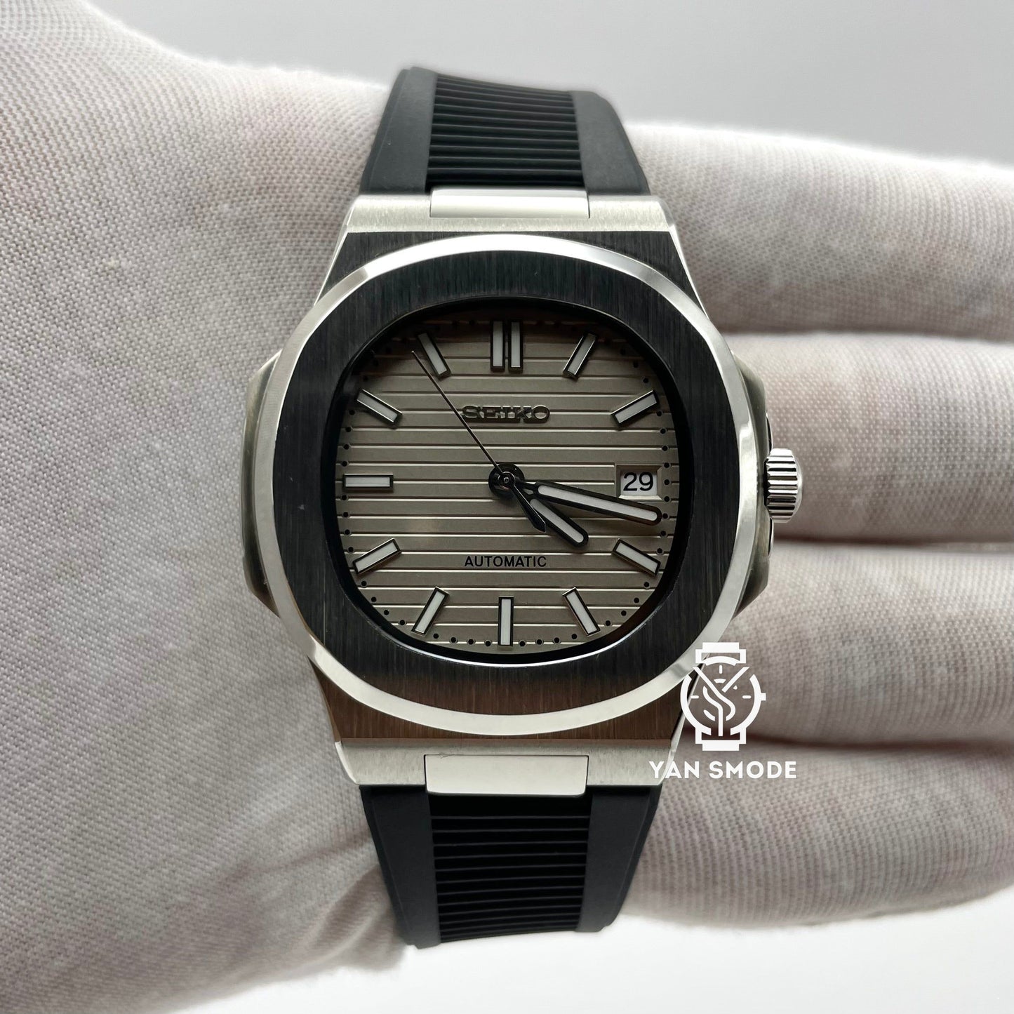 Nautilus Grey