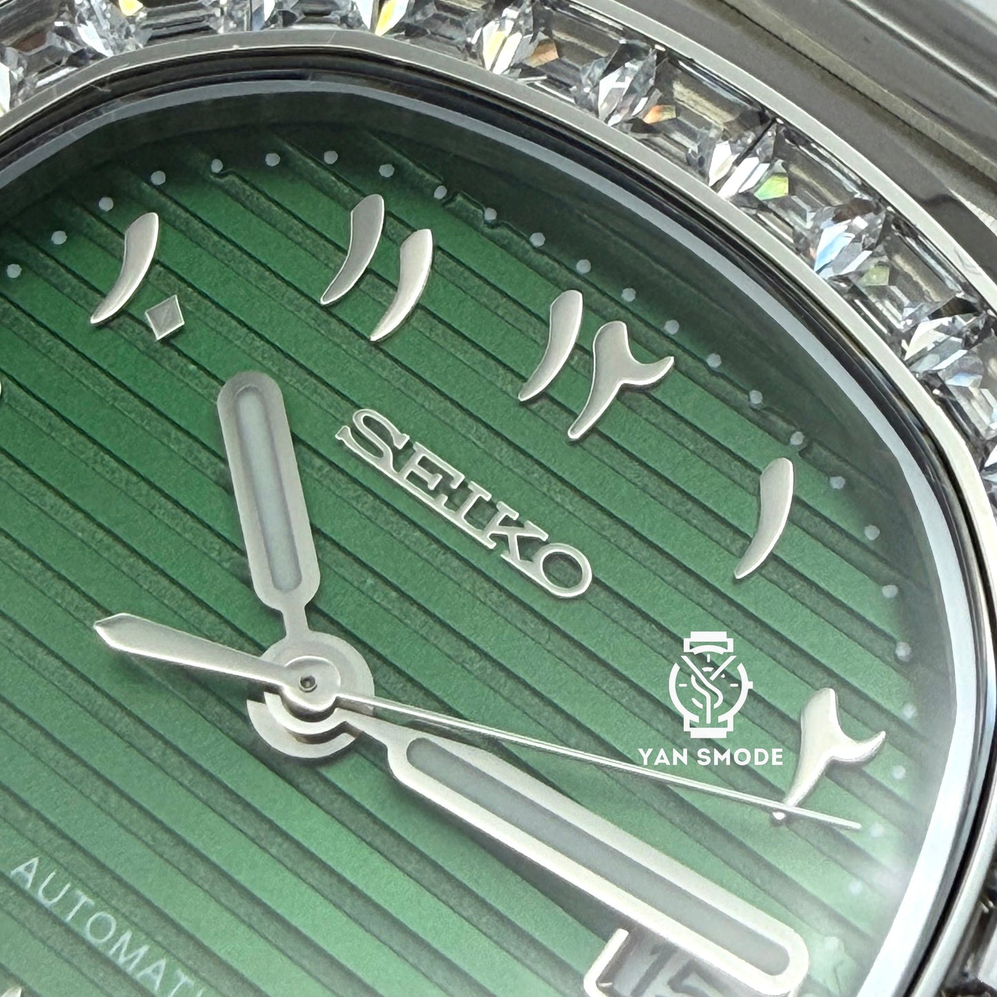 Nautilus Arabic Dial Verte Orné de Diamants