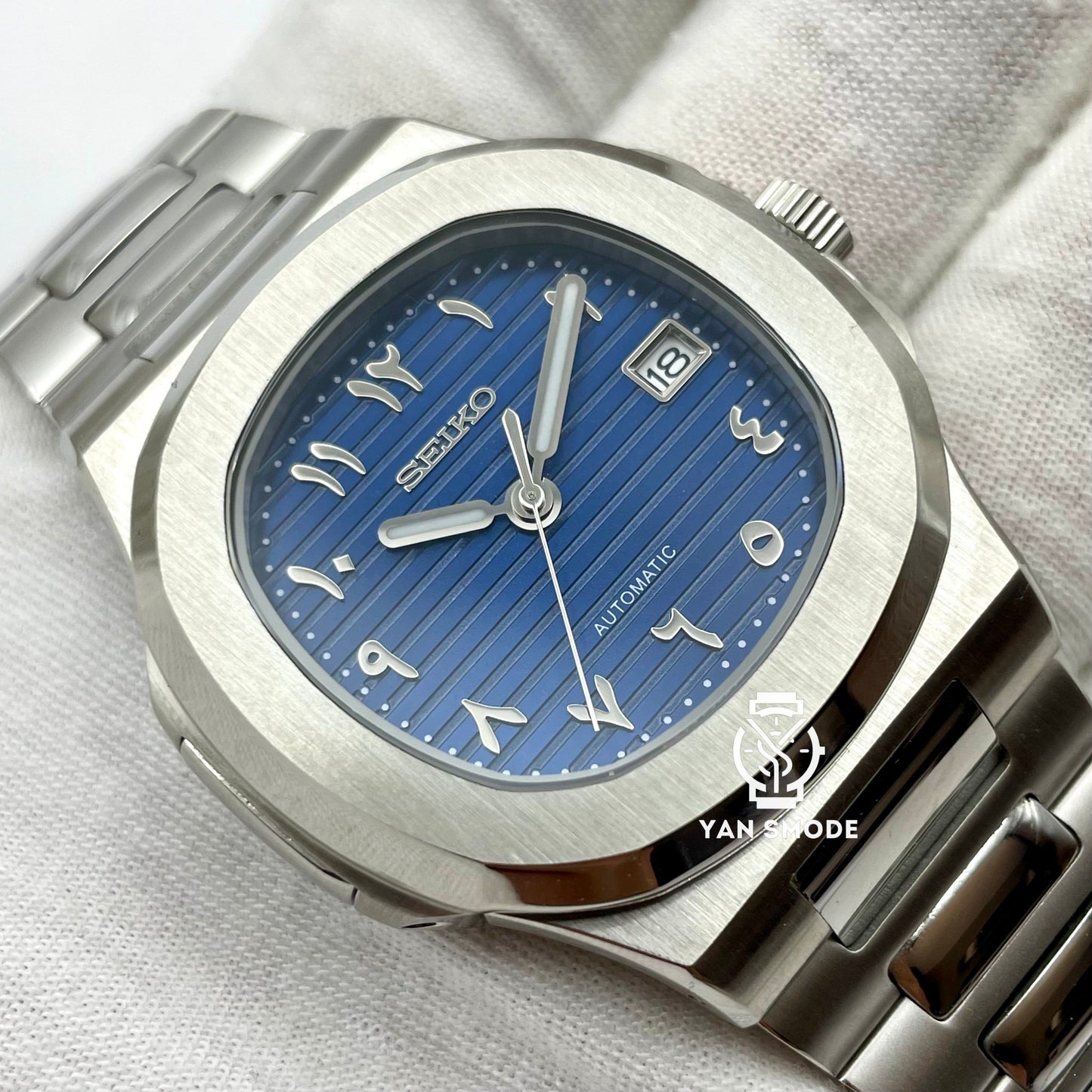 Nautilus Arabic Dial Bleu