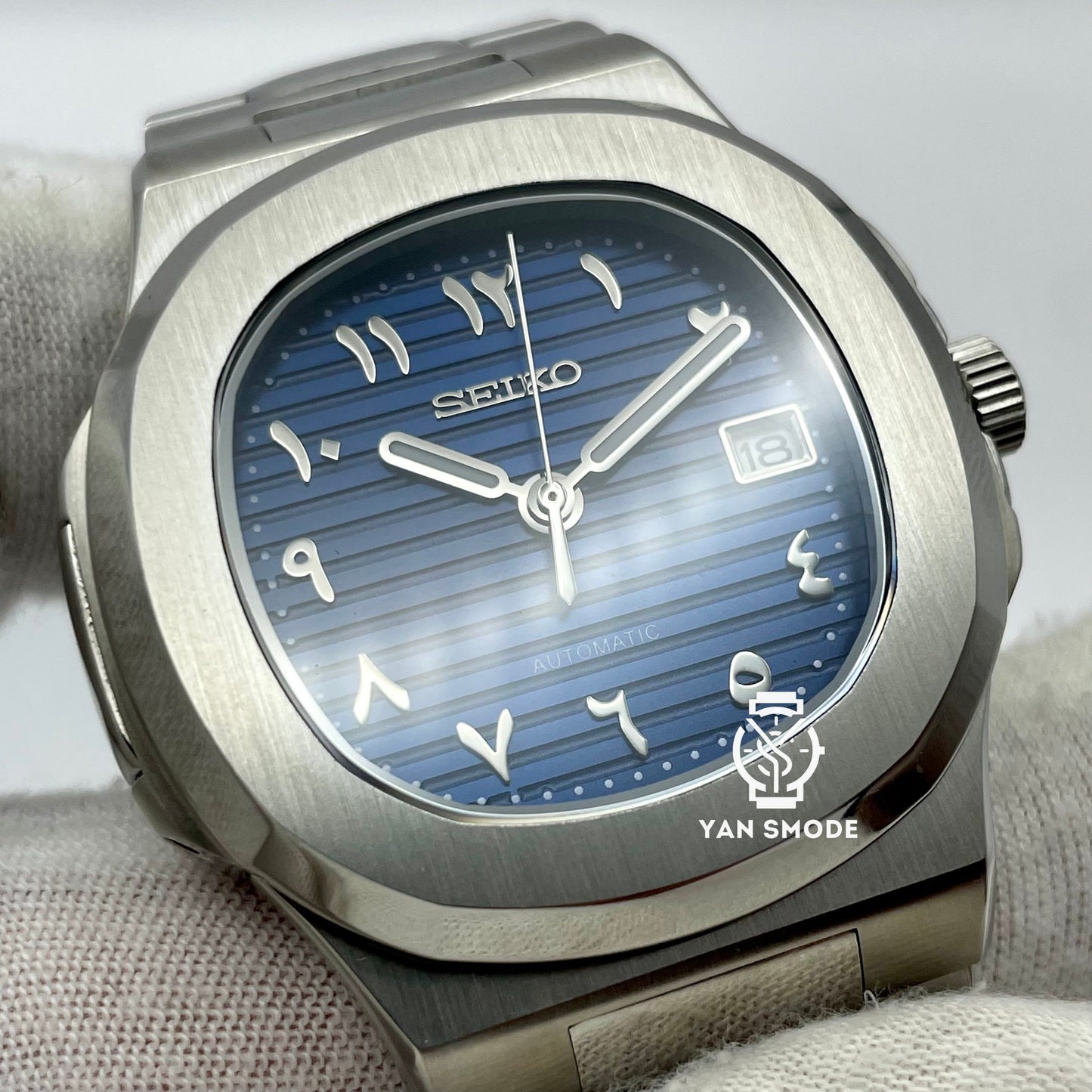 Nautilus Arabic Dial Bleu
