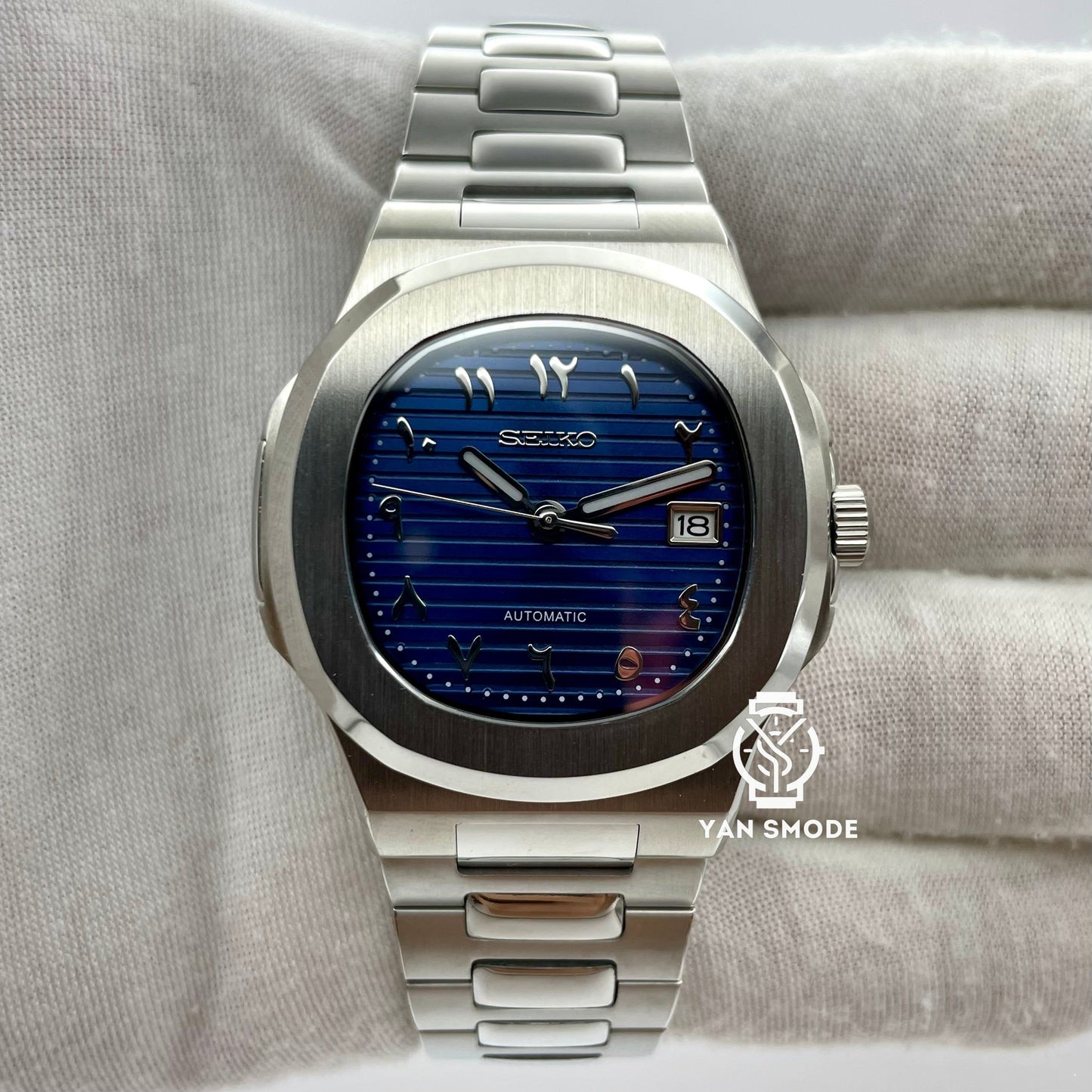 Nautilus Arabic Dial Bleu