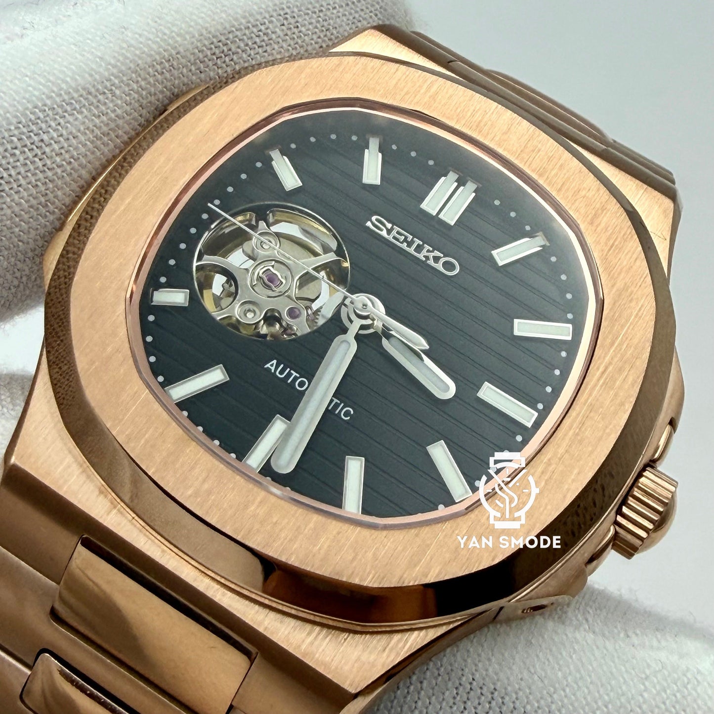 Nautilus Or Rose Noire Ouverte