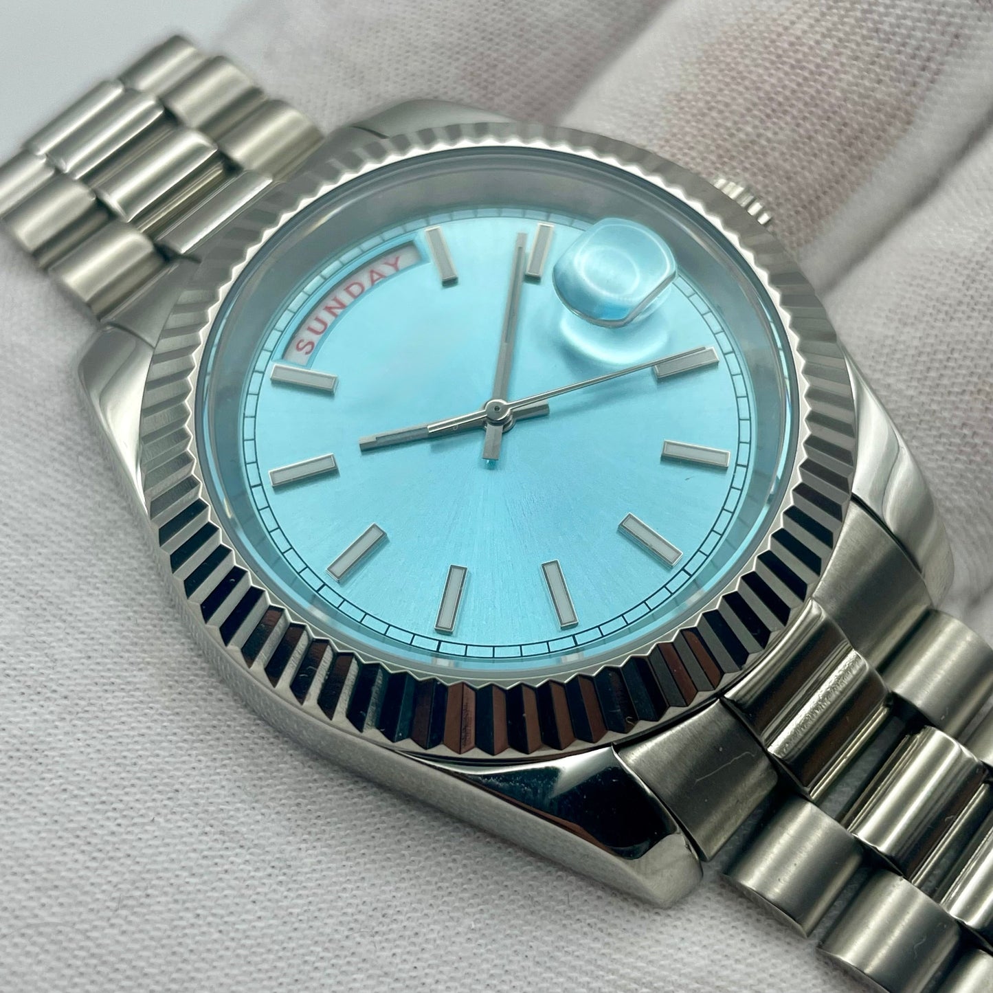 Monarch Bleu Clair