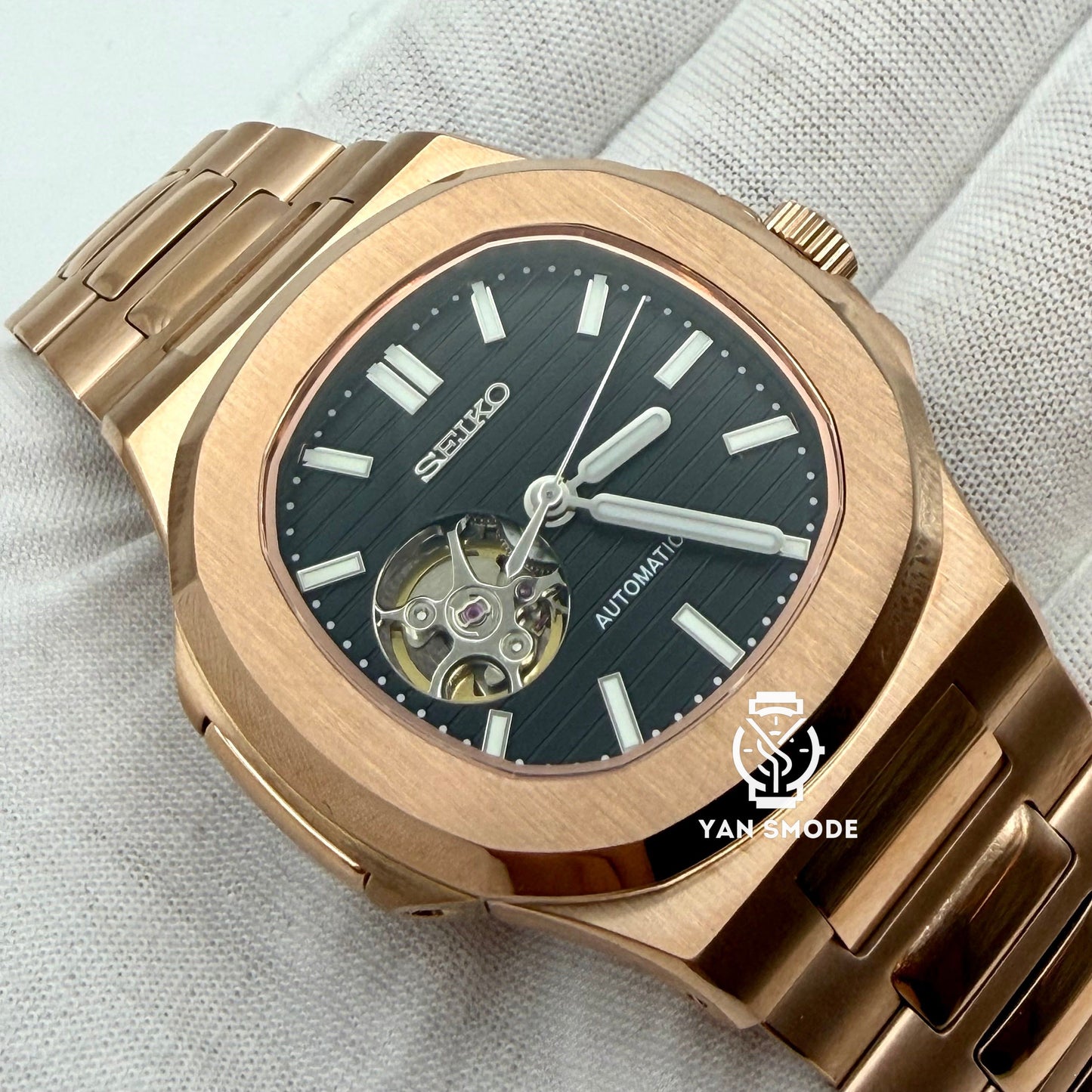 Nautilus Or Rose Noire Ouverte