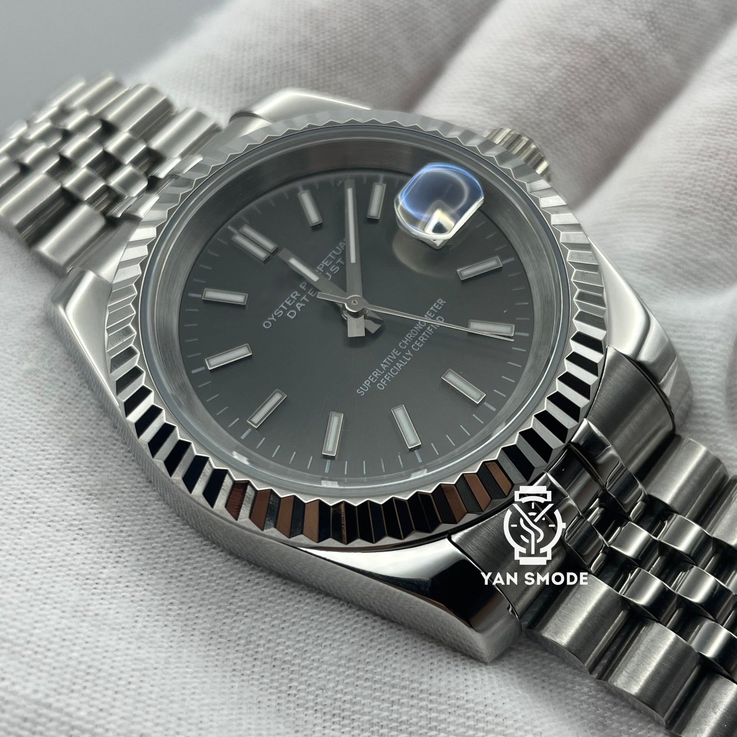 Date Just Black 