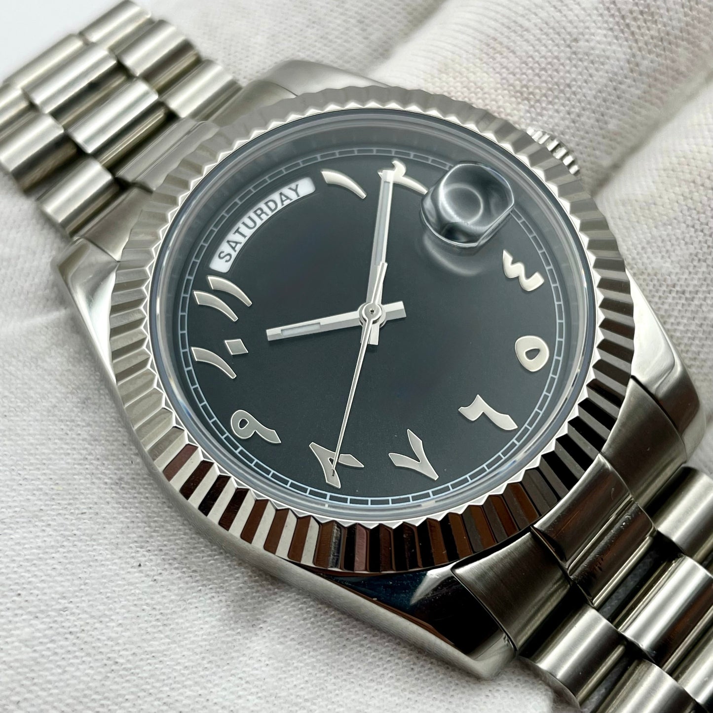Monarch Arabic Dial Noire
