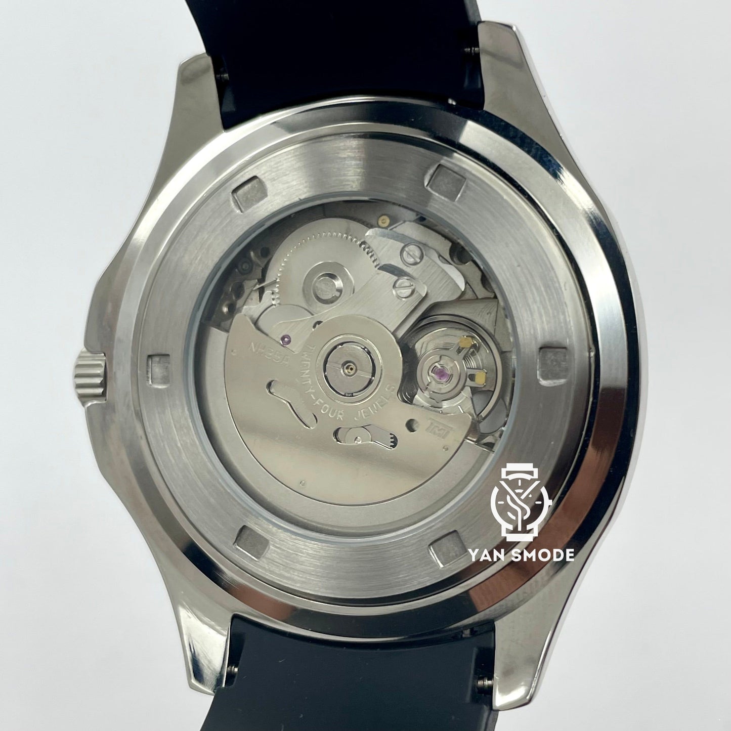 Aquanaut Blanche