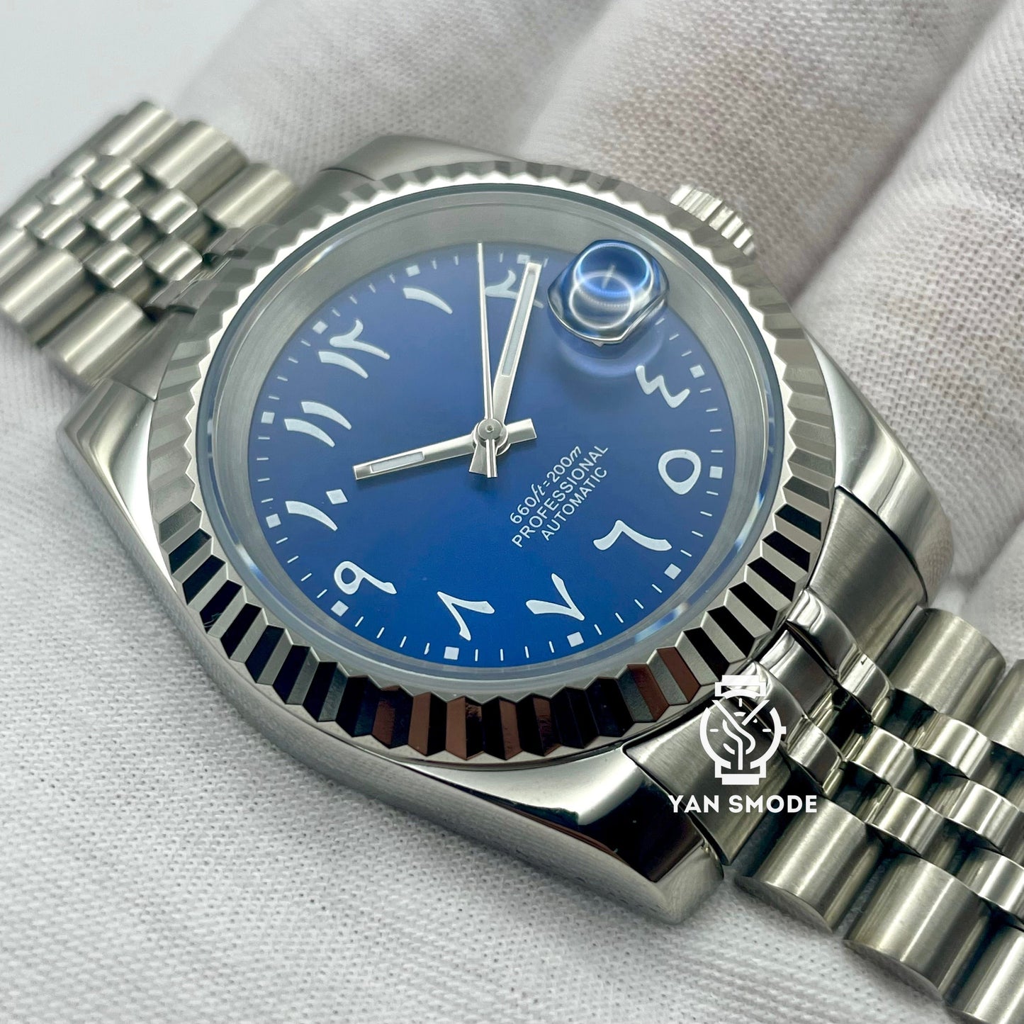 Arabic Dial Bleu Chiffres Blanc