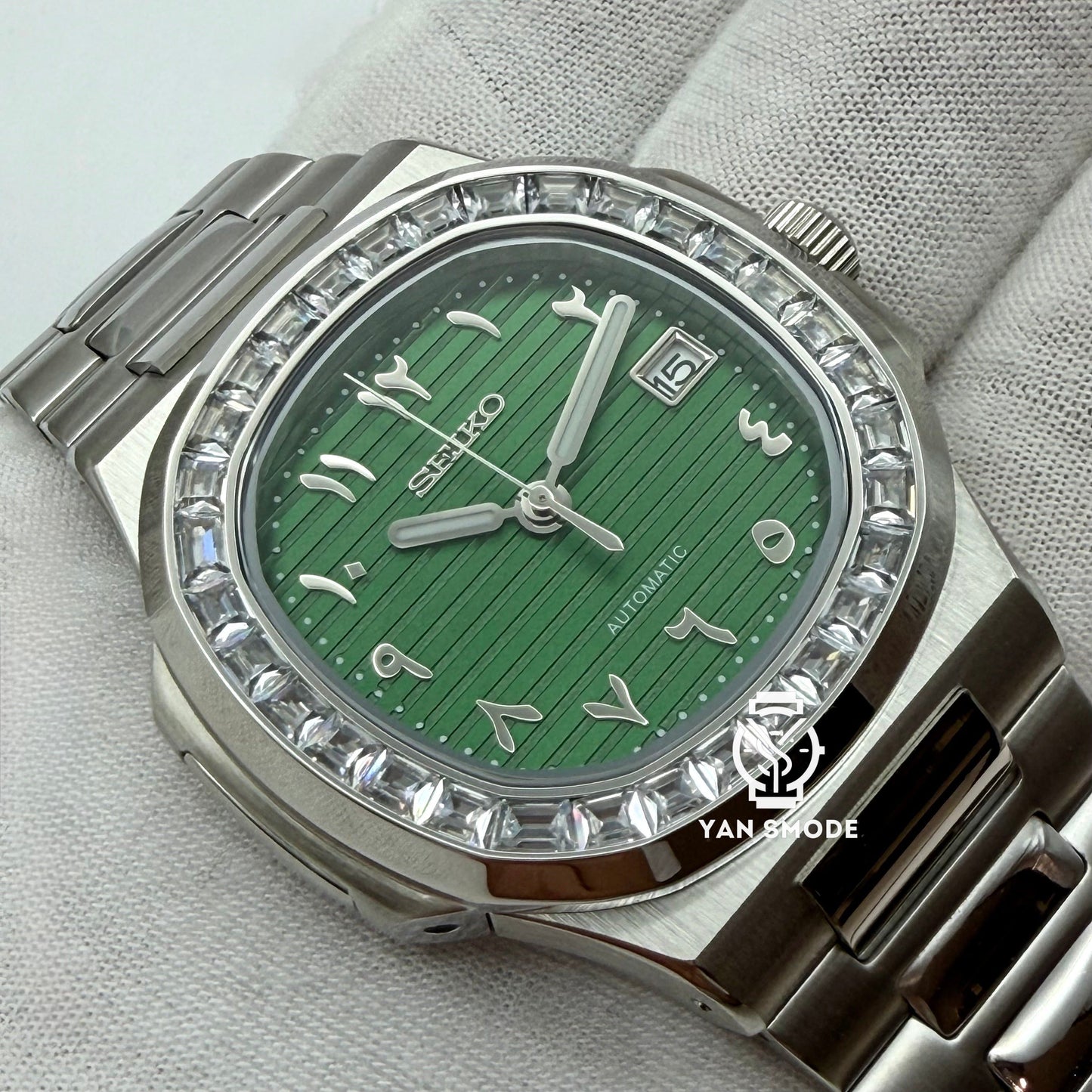 Nautilus Arabic Dial Verte Orné de Diamants