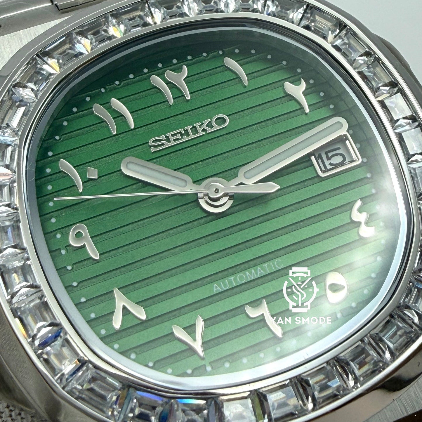 Nautilus Arabic Dial Verte Orné de Diamants
