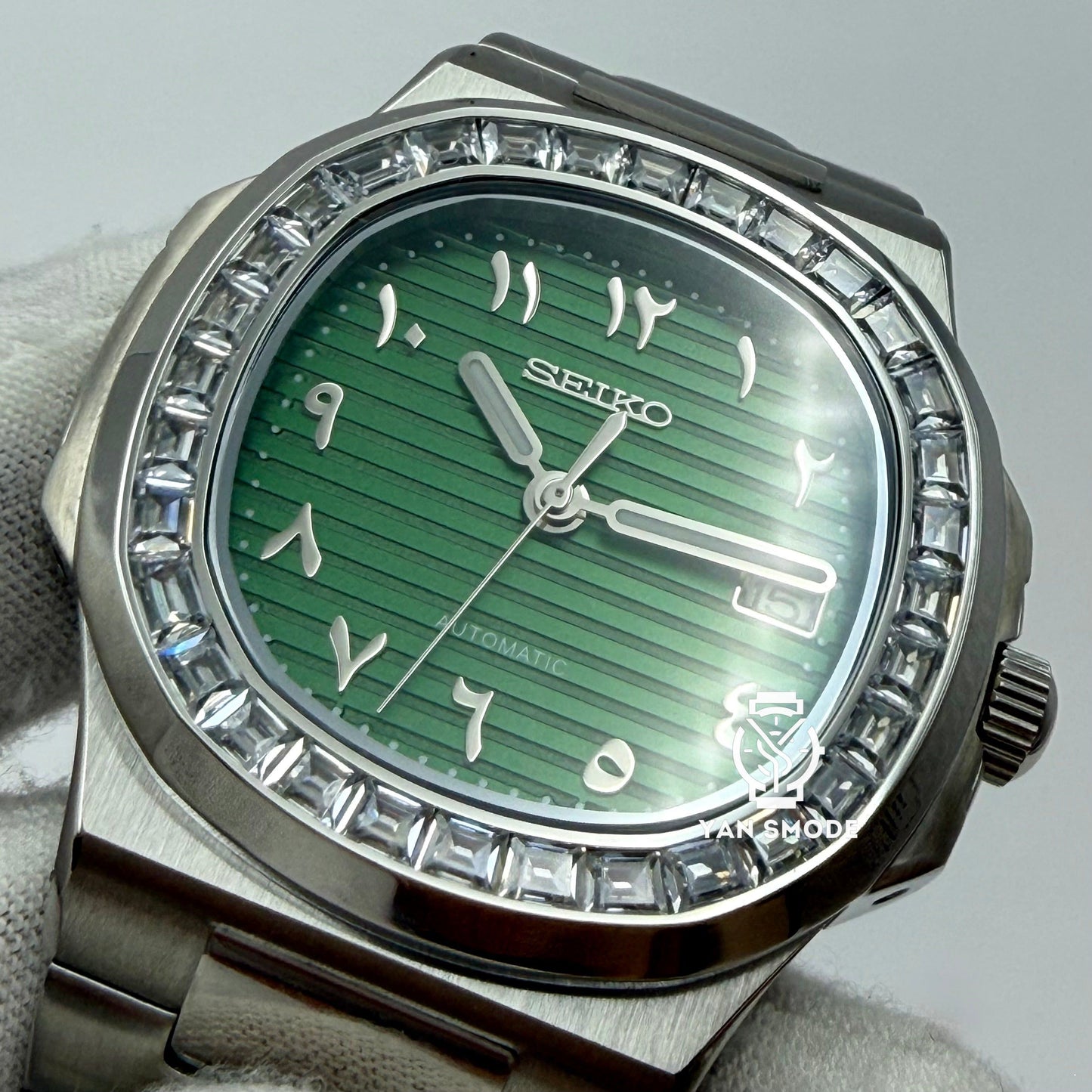Nautilus Arabic Dial Verte Orné de Diamants