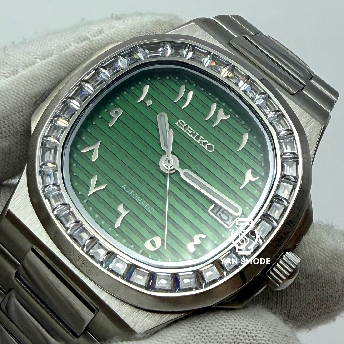 Nautilus Arabic Dial Verte Orné de Diamants