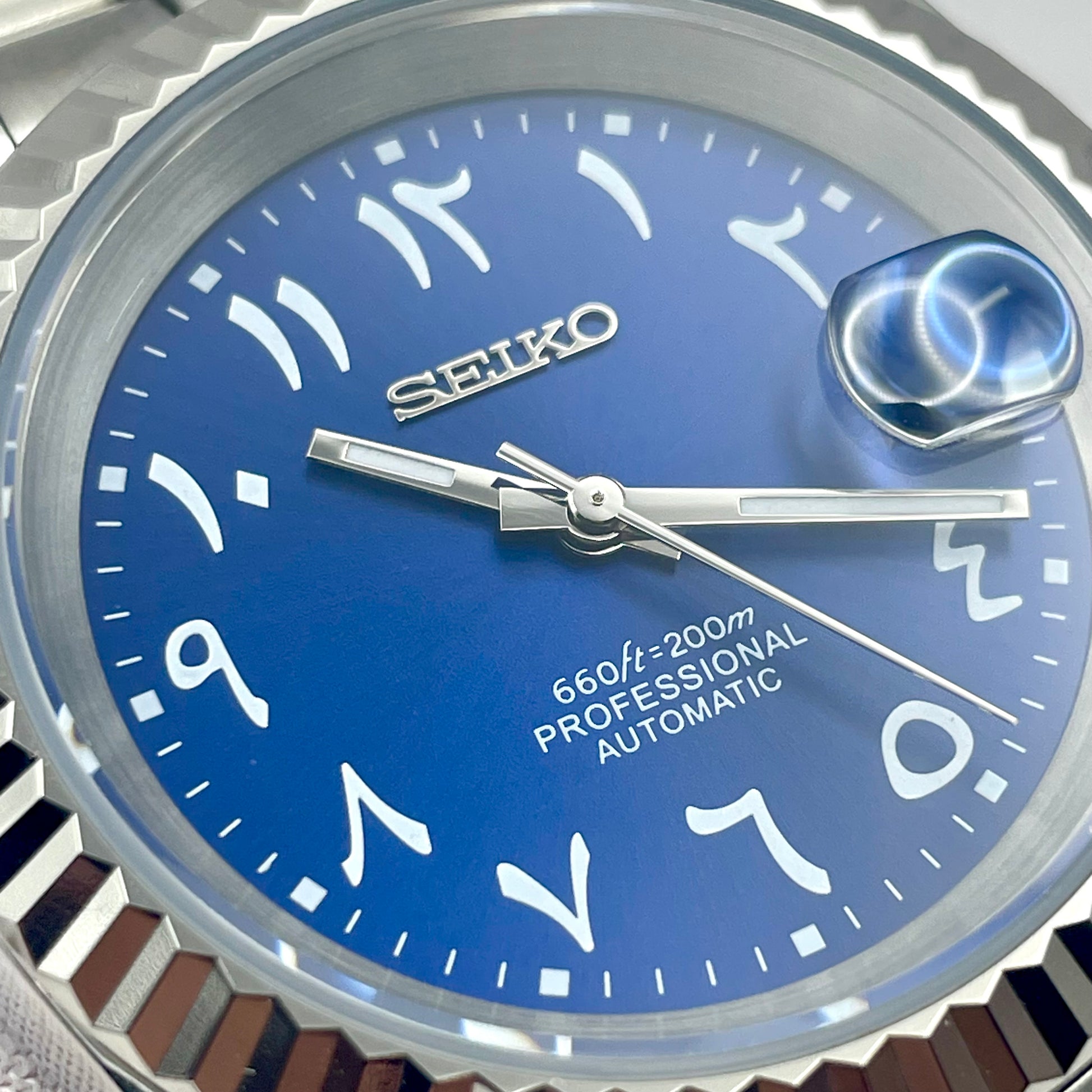 SeikoMod Arabic Dial Bleu Chiffres Blanc - Yan Smode